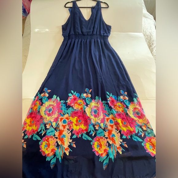 Old Navy Maxi Dress: Fully Lined Ruffled V Neck with Multi Colored Floral Print - Picture 2 of 16